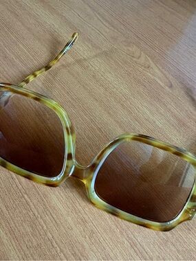 Free People Tortoise Shell Square Sunglasses with Brown Lenses